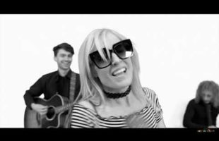 Lisa Bouchelle & The Bleu "Jump In! " (Official Music Video)